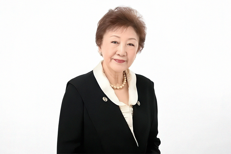 Saeki Hasegawa 900x600px