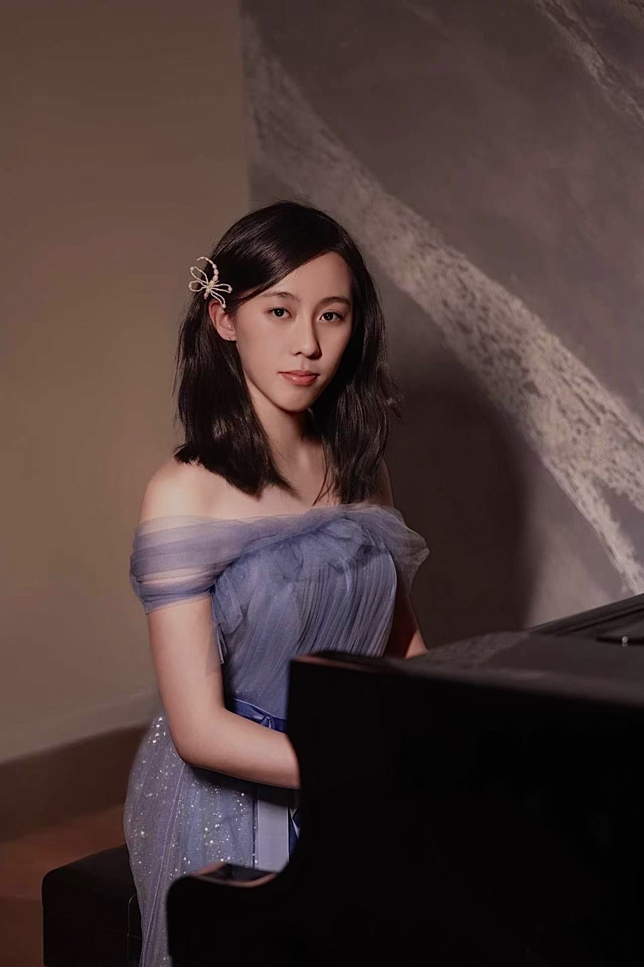 Ada   Zhang