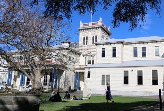 Queen Margaret College