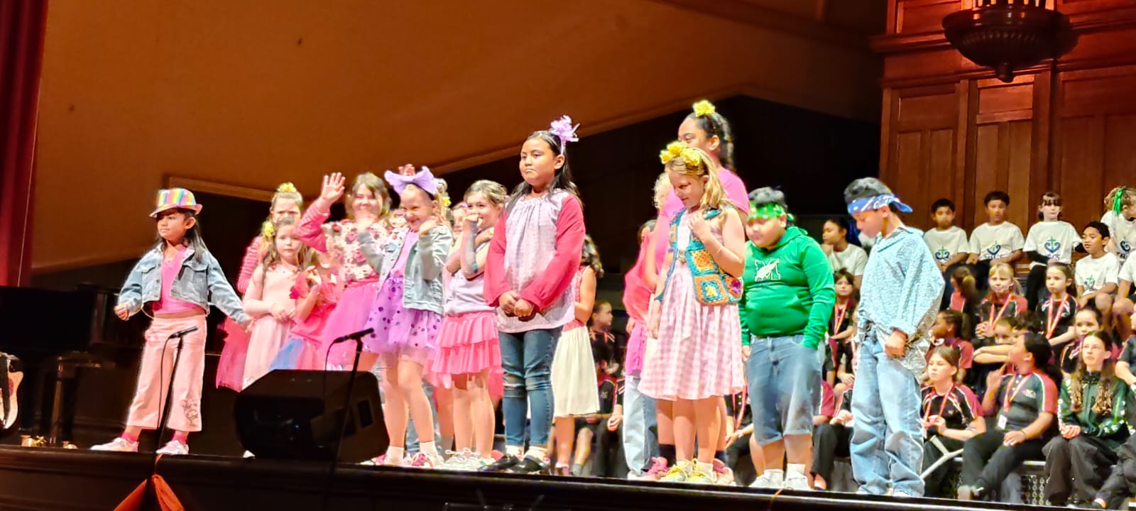 Matangi  Āwhio  Auckland   Point   School  On Stage